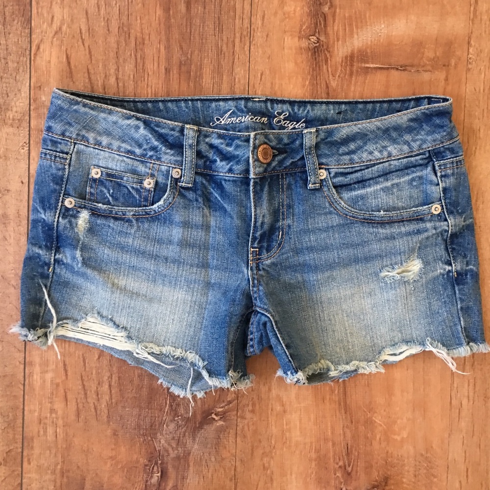 American Eagle Women’s 4 Frayed